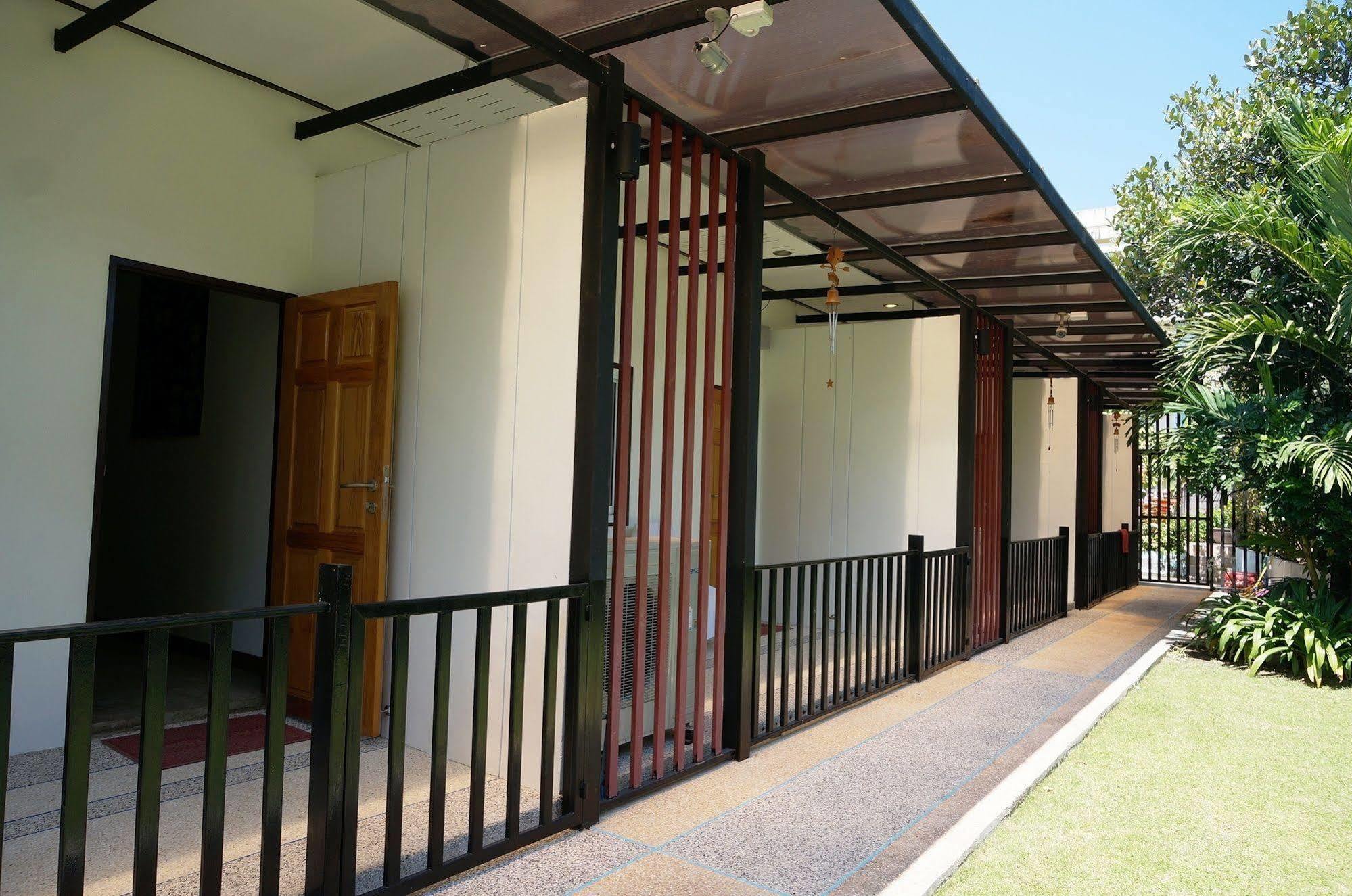 N.P. House Hua Hin Hotel Ngoại thất bức ảnh