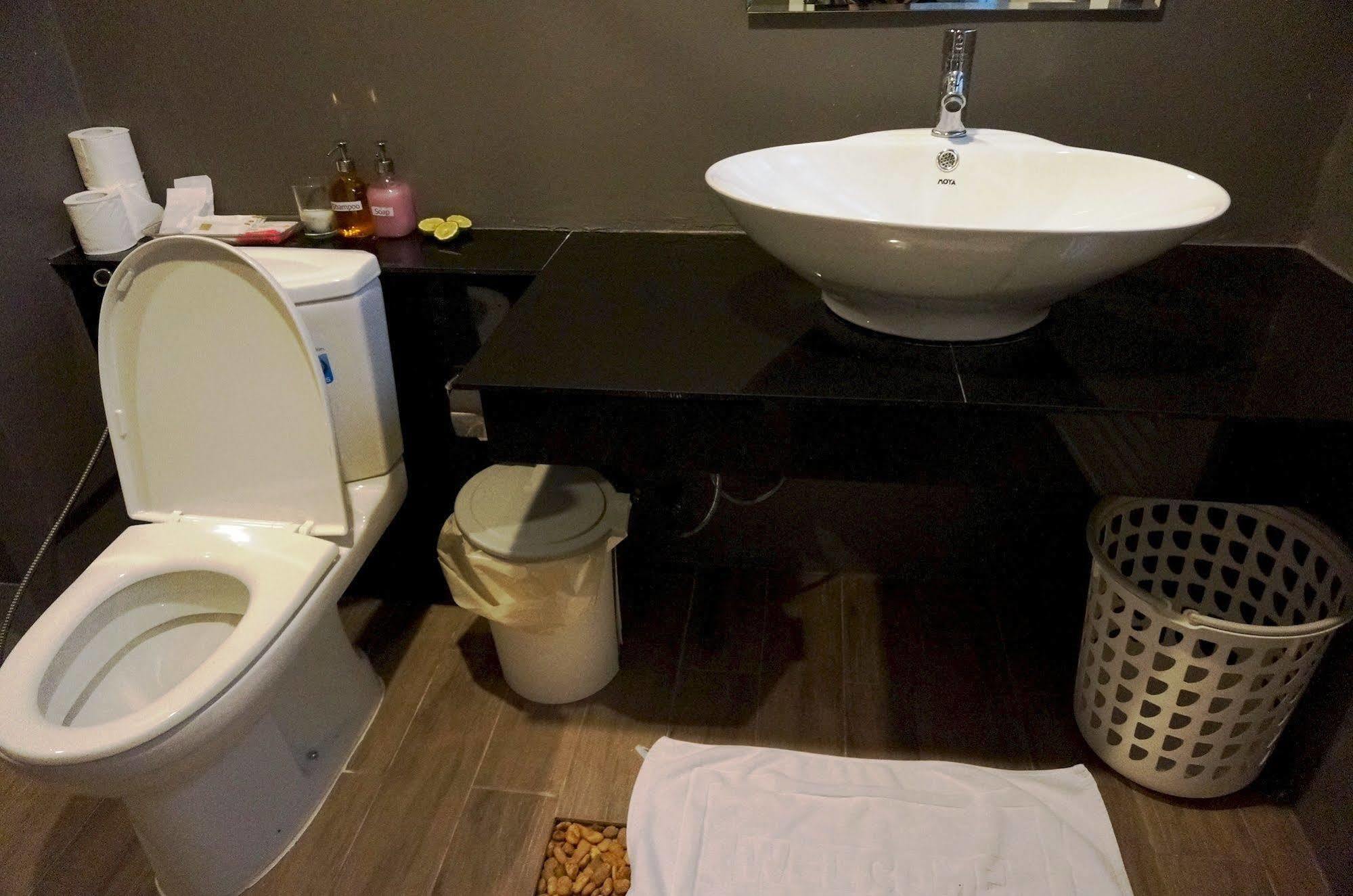 N.P. House Hua Hin Hotel Ngoại thất bức ảnh
